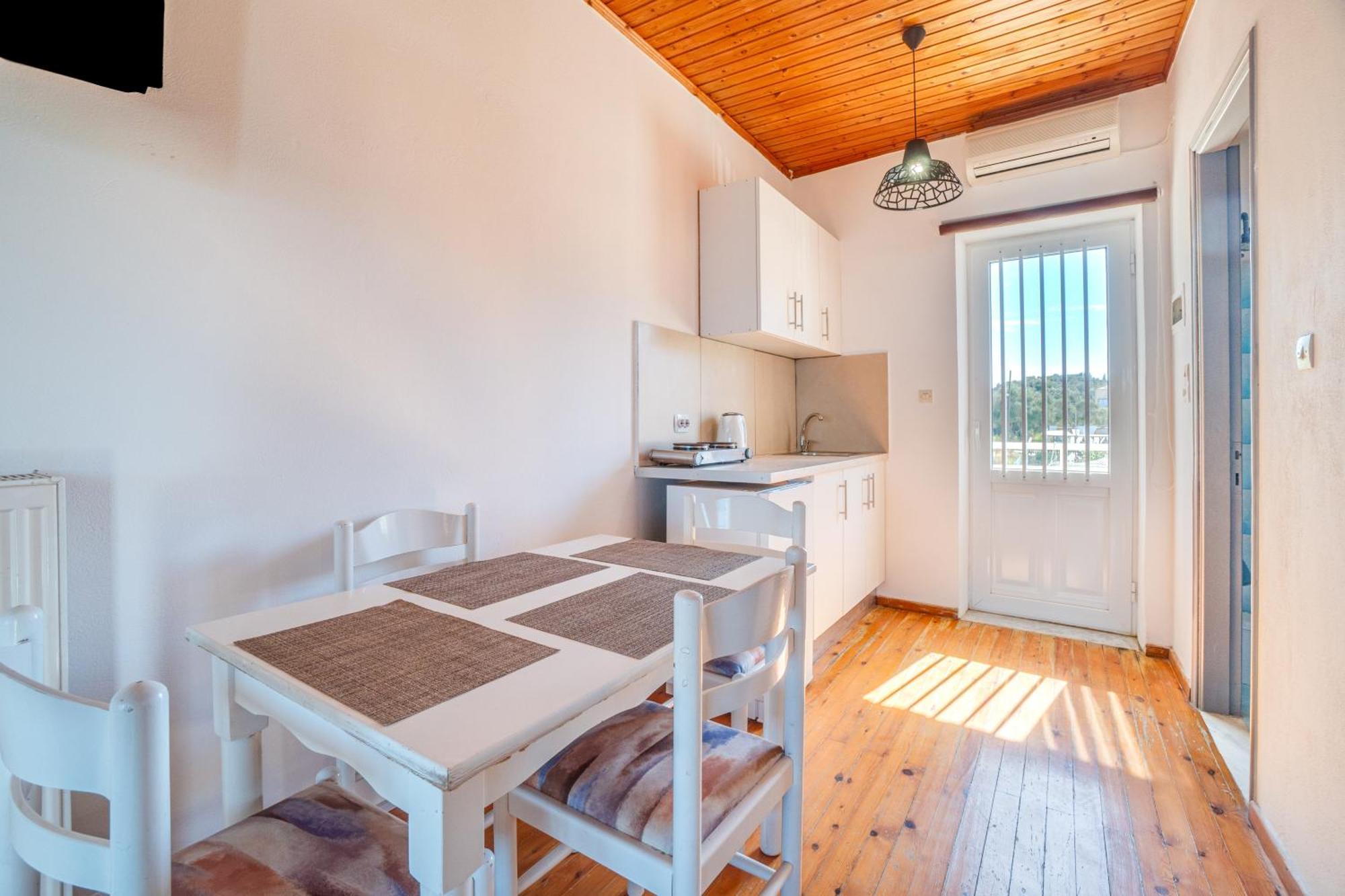 Sandy Beach Houses - Sea View Kavos Room photo
